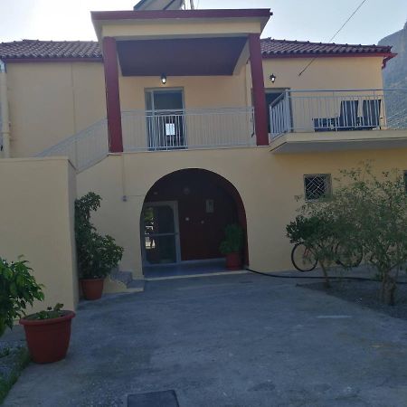 LeonídionSunny Cozy House With Grand Courtyardアパートメント エクステリア 写真